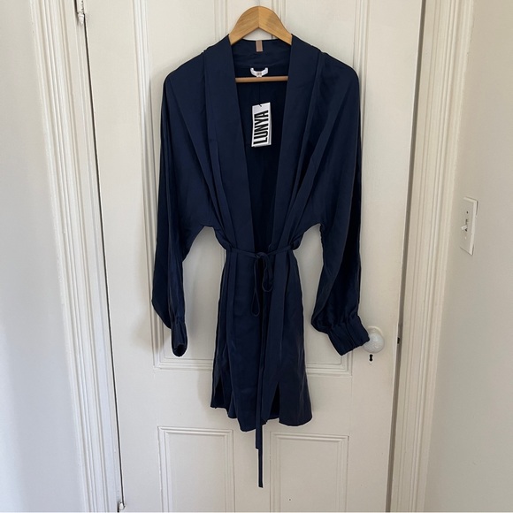 Lunya NWT Washable Silk Robe Deep Blue Medium $278 Retail - Picture 2 of 6
